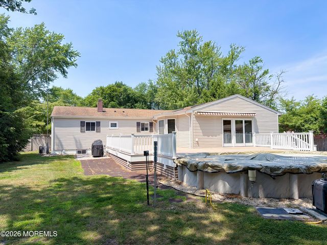 4 Glen Road, Howell, NJ 07731