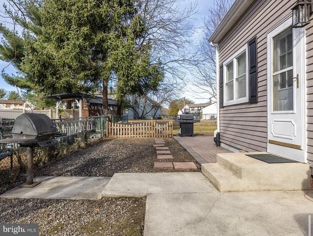 44 BRAMBLING LN, Voorhees, NJ 08043