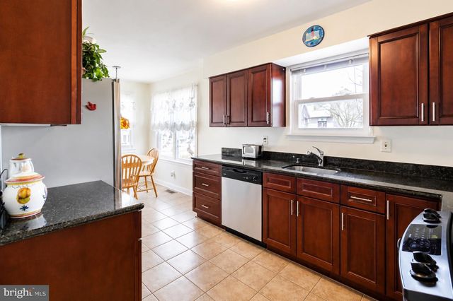 44 BRAMBLING LN, Voorhees, NJ 08043