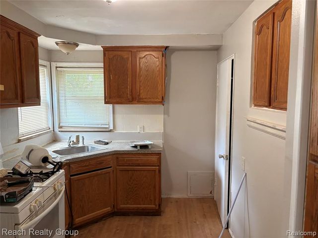 11315 Vaughan Street, Detroit, MI 48228