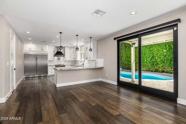 3821 E DEVONSHIRE Avenue, Phoenix, AZ 85018