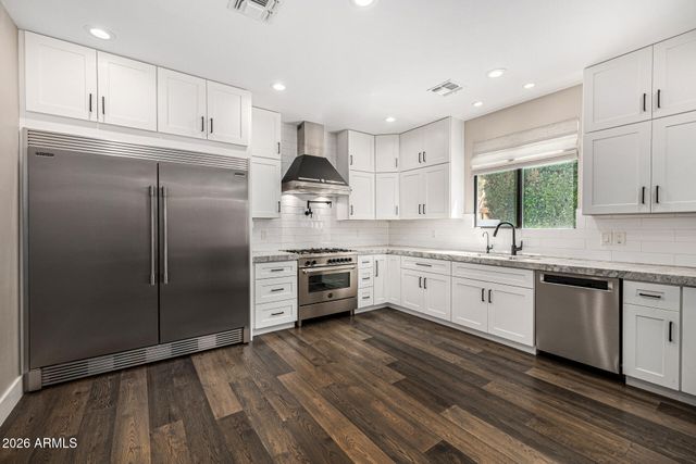 3821 E DEVONSHIRE Avenue, Phoenix, AZ 85018