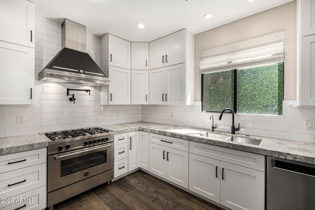 3821 E DEVONSHIRE Avenue, Phoenix, AZ 85018