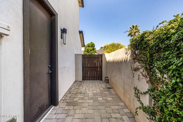 3821 E DEVONSHIRE Avenue, Phoenix, AZ 85018