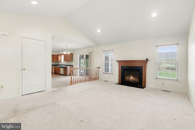 33 BLUE SPRUCE DR, Enola, PA 17025