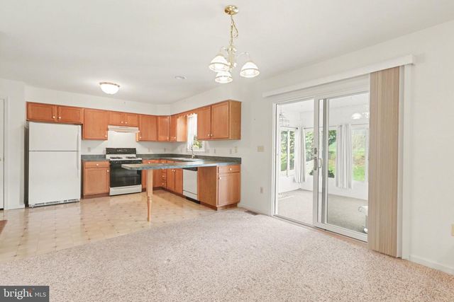 33 BLUE SPRUCE DR, Enola, PA 17025