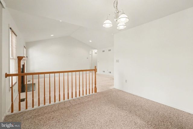 33 BLUE SPRUCE DR, Enola, PA 17025