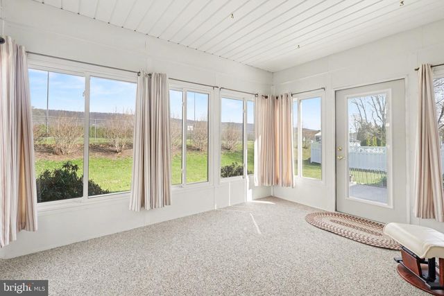 33 BLUE SPRUCE DR, Enola, PA 17025