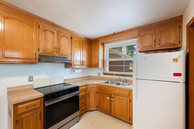 388 Melpar Dr, Nashville, TN 37211
