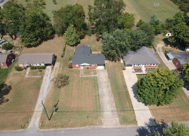 388 Melpar Dr, Nashville, TN 37211
