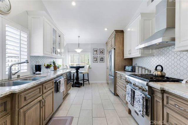 5688 E Los Angeles, Simi Valley, CA 93063