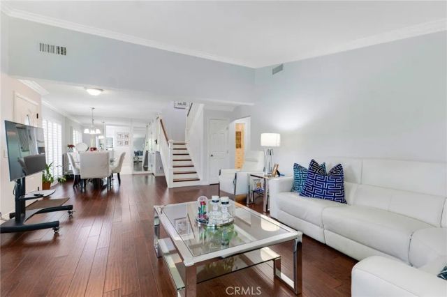 5688 E Los Angeles, Simi Valley, CA 93063