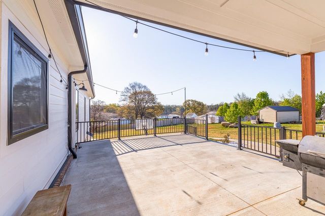 231 CANADY RD, Wellford, SC 29385