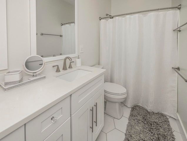 231 CANADY RD, Wellford, SC 29385