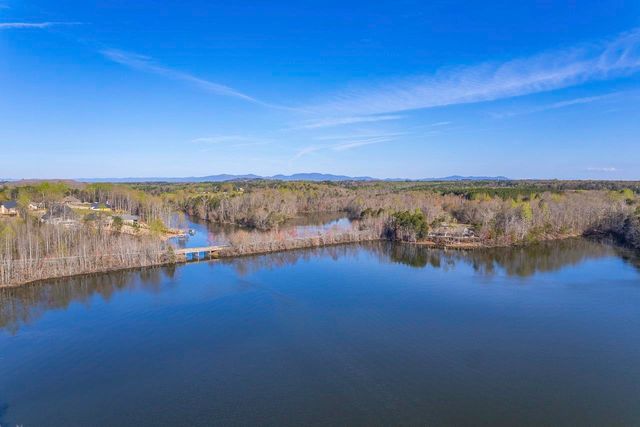 231 CANADY RD, Wellford, SC 29385