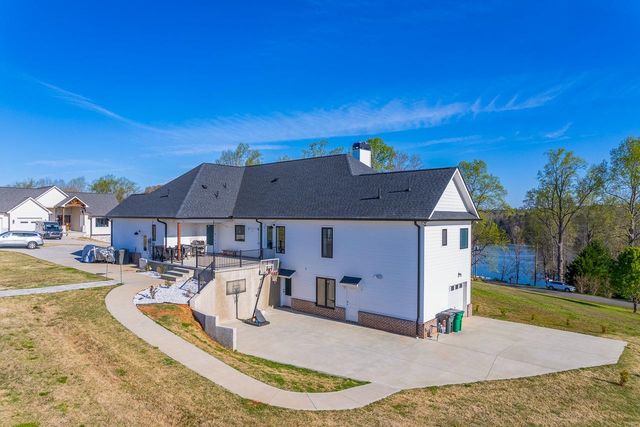 231 CANADY RD, Wellford, SC 29385