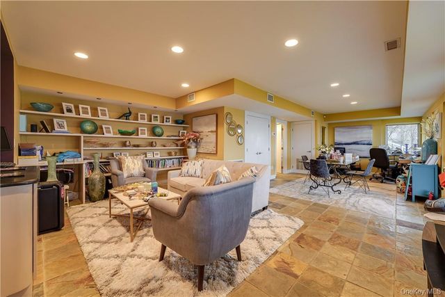 910 Route 9w S, Nyack, NY 10960