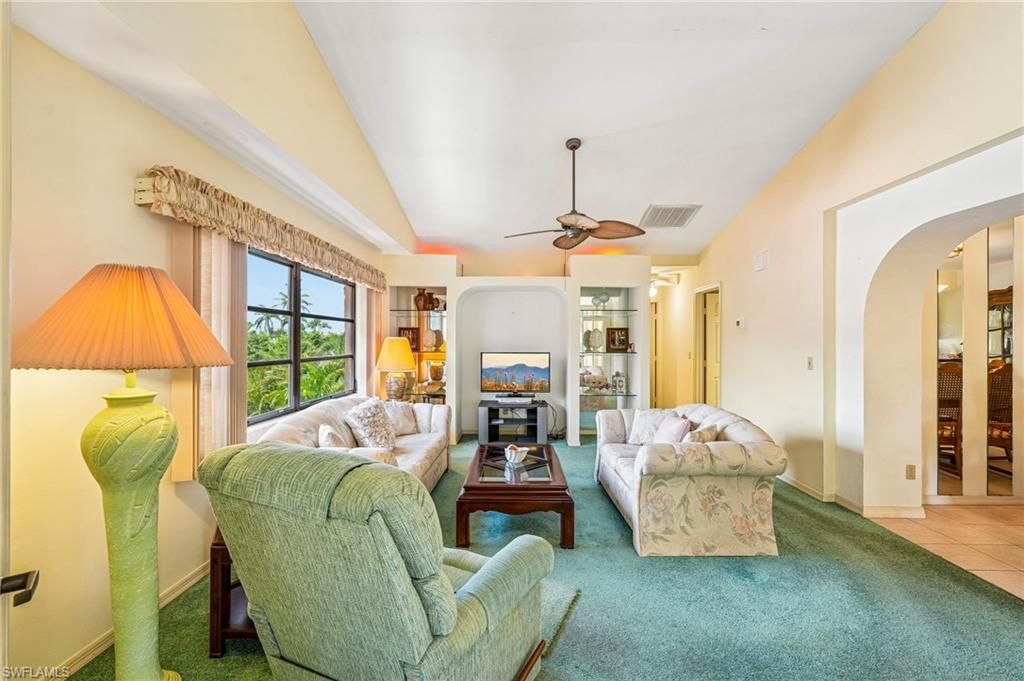 Image 18 of property listing at 5510 SW 4th PL 605, Cape Coral, FL 33914