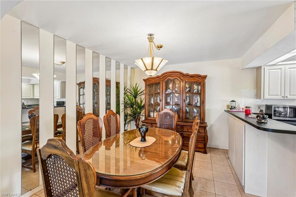 Image 22 of property listing at 5510 SW 4th PL 605, Cape Coral, FL 33914