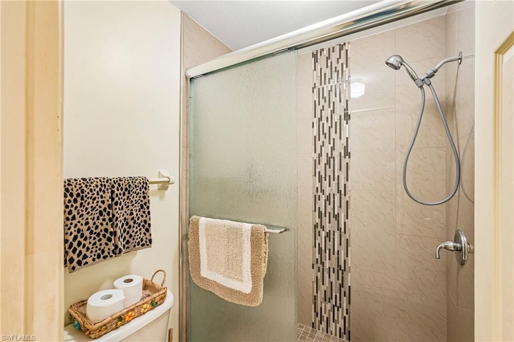 Image 34 of property listing at 5510 SW 4th PL 605, Cape Coral, FL 33914