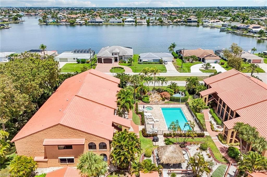 Image 7 of property listing at 5510 SW 4th PL 605, Cape Coral, FL 33914