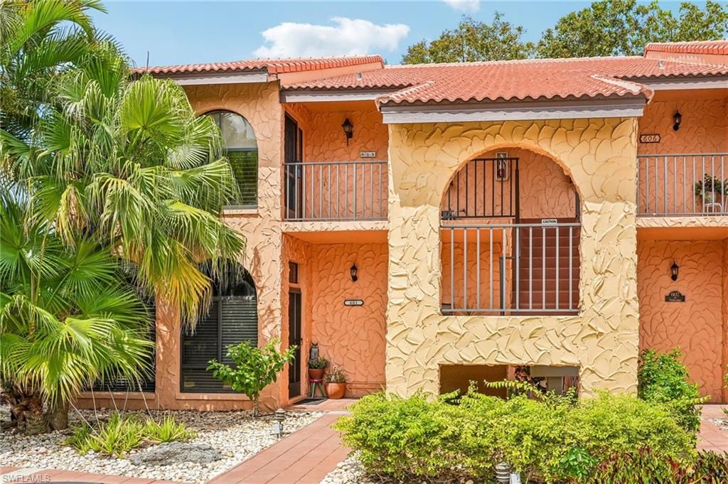 Image 8 of property listing at 5510 SW 4th PL 605, Cape Coral, FL 33914