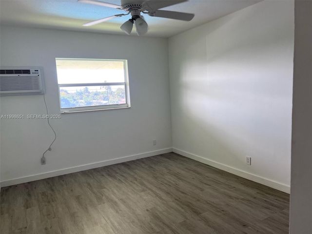 1350 E Sample Road 306, Pompano Beach, FL 33064