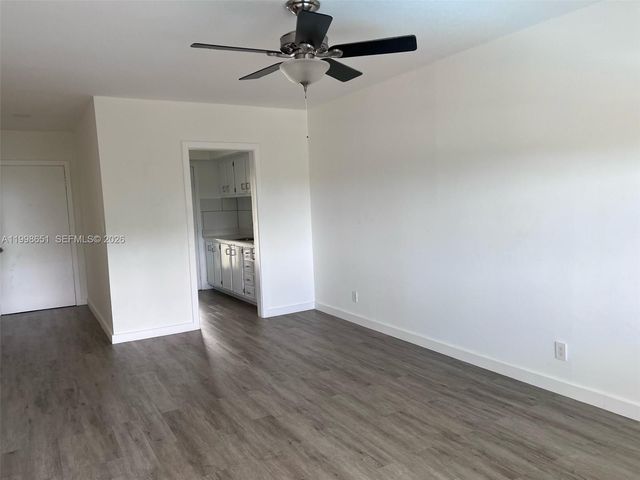 1350 E Sample Road 306, Pompano Beach, FL 33064