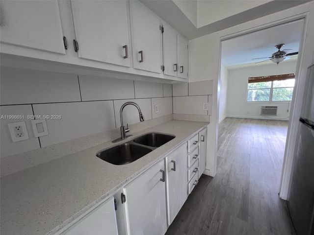 1350 E Sample Road 306, Pompano Beach, FL 33064
