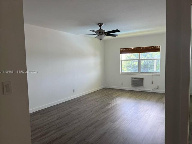 1350 E Sample Road 306, Pompano Beach, FL 33064