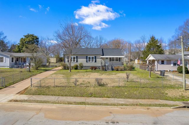 107 Boyd Ave, Simpsonville, SC 29681