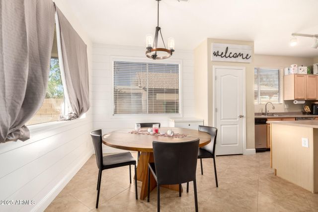 8553 W JENAN Drive, Peoria, AZ 85345