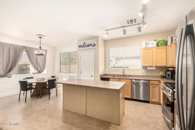 8553 W JENAN Drive, Peoria, AZ 85345