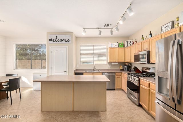 8553 W JENAN Drive, Peoria, AZ 85345