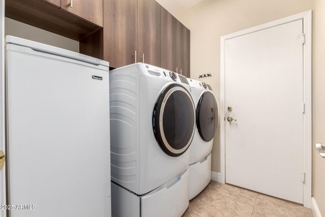 8553 W JENAN Drive, Peoria, AZ 85345