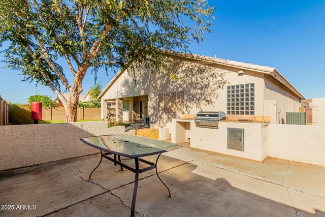 8553 W JENAN Drive, Peoria, AZ 85345