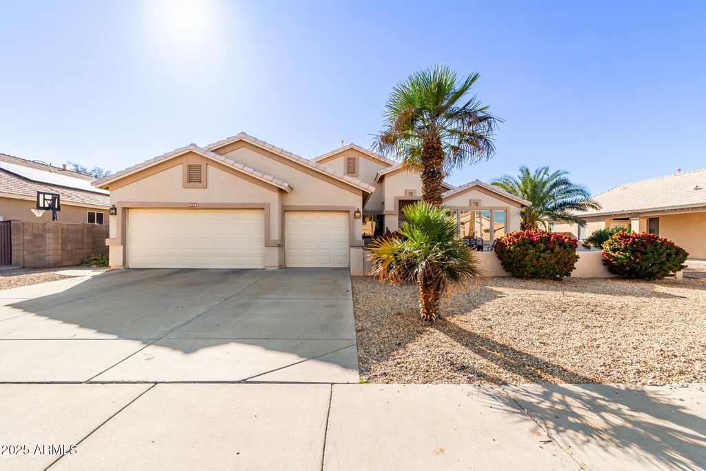 8553 W JENAN Drive, Peoria, AZ 85345