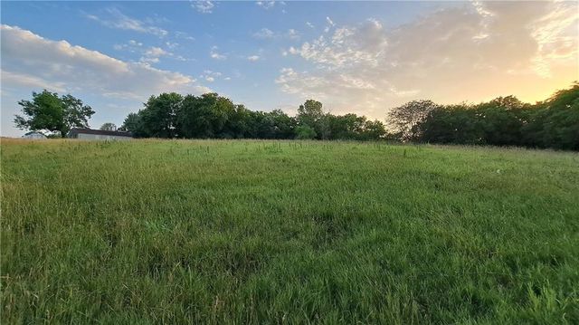 30704 Outerbelt Road S, Lee's Summit, MO 64086