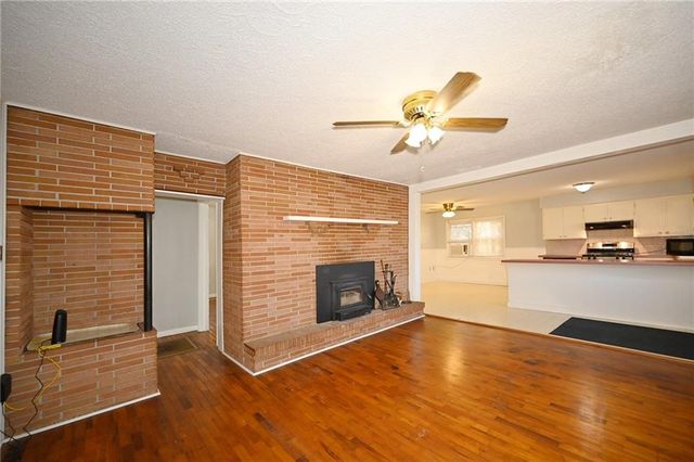 30704 Outerbelt Road S, Lee's Summit, MO 64086