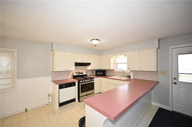 30704 Outerbelt Road S, Lee's Summit, MO 64086