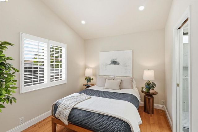 3214 Stuart St, Oakland, CA 94602