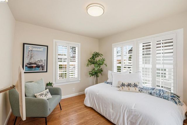 3214 Stuart St, Oakland, CA 94602
