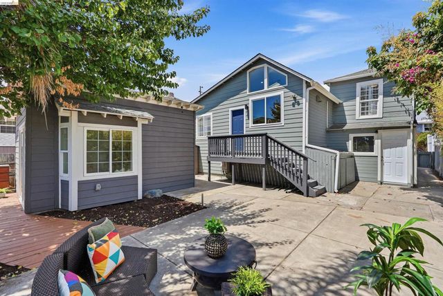 3214 Stuart St, Oakland, CA 94602