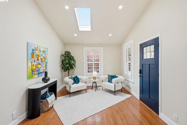 3214 Stuart St, Oakland, CA 94602