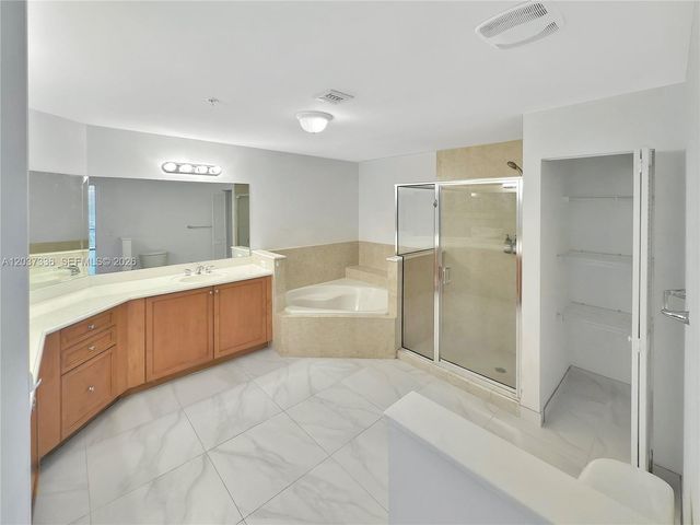 8390 SW 72 106, Miami, FL 33143