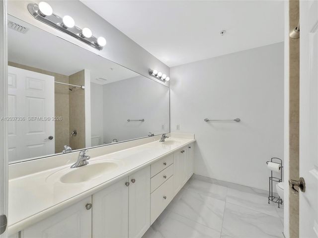 8390 SW 72 106, Miami, FL 33143