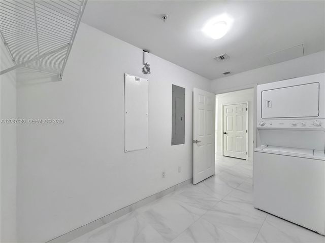 8390 SW 72 106, Miami, FL 33143