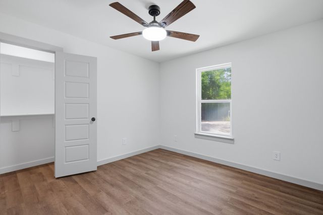 5610 Calloway Street, Sansom Park, TX 76114