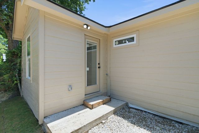 5610 Calloway Street, Sansom Park, TX 76114
