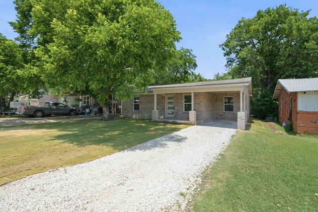 5610 Calloway Street, Sansom Park, TX 76114